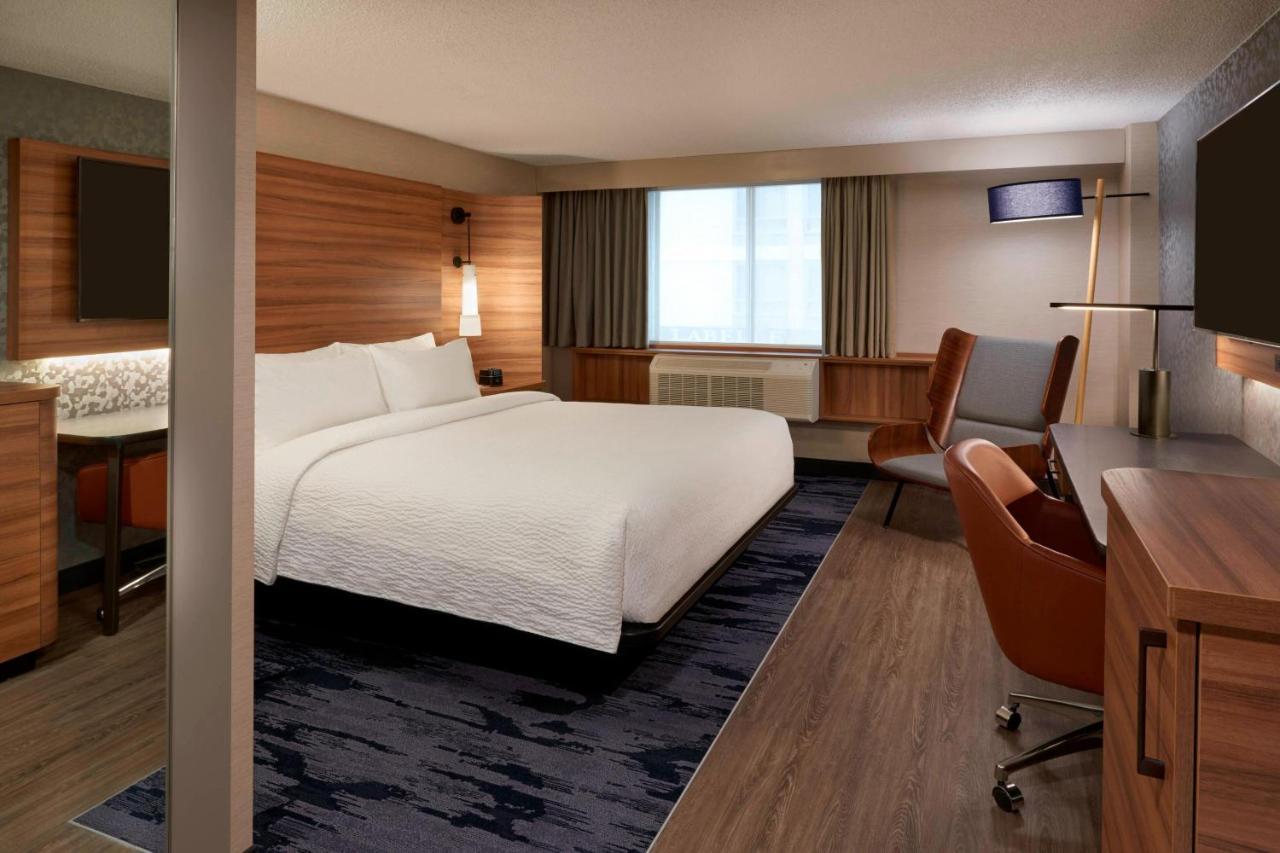 Fairfield Inn By Marriott Montreal Downtown Екстериор снимка