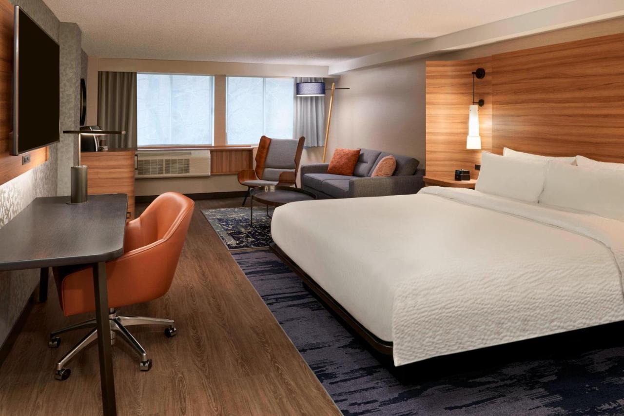 Fairfield Inn By Marriott Montreal Downtown Екстериор снимка