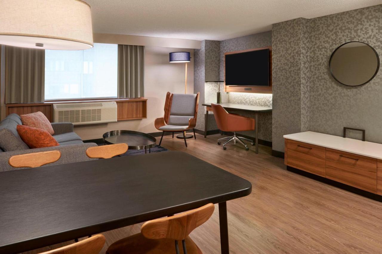 Fairfield Inn By Marriott Montreal Downtown Екстериор снимка