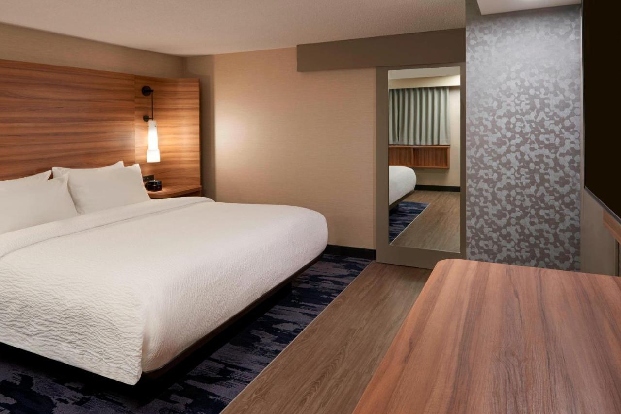 Fairfield Inn By Marriott Montreal Downtown Екстериор снимка
