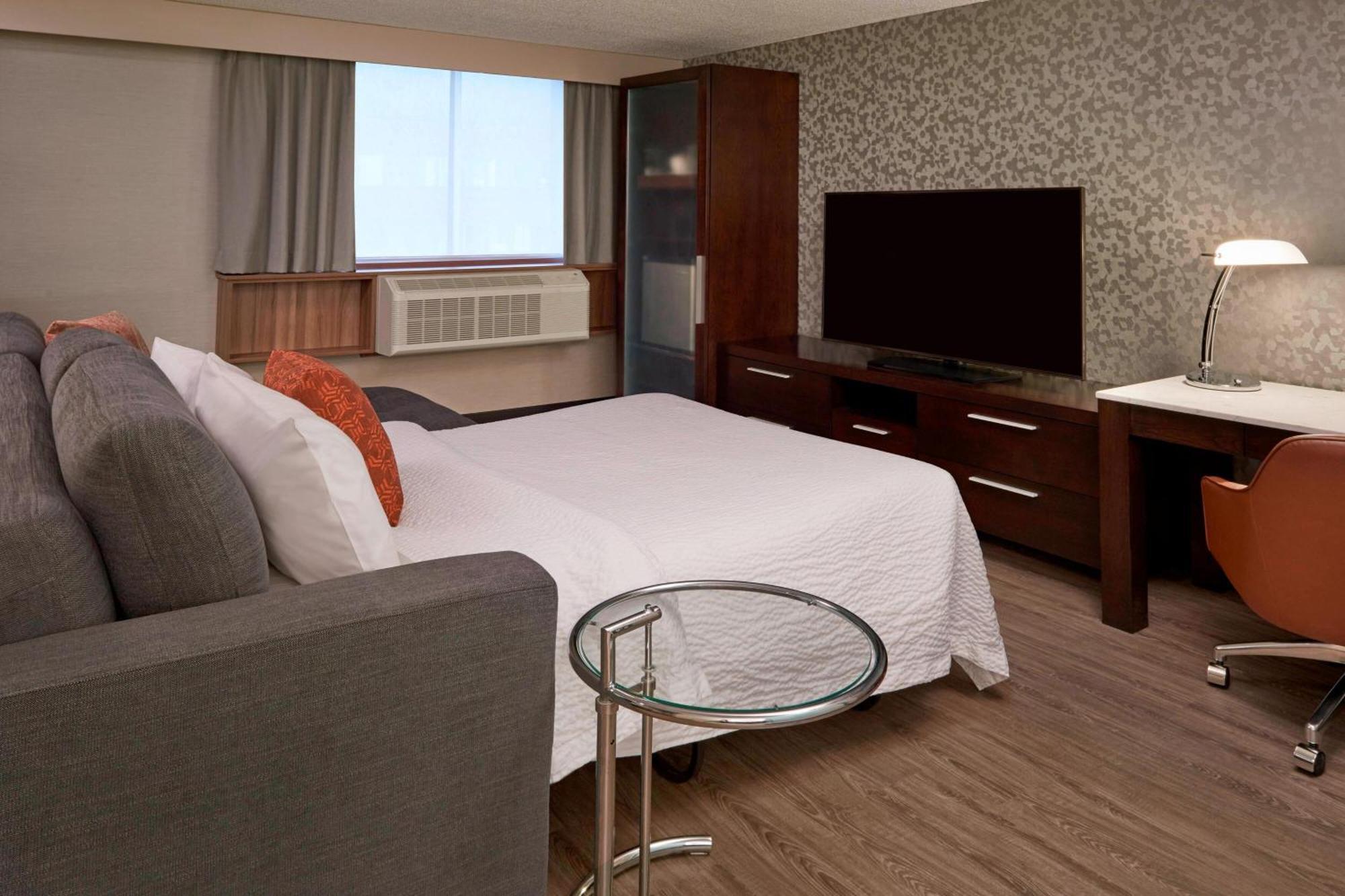 Fairfield Inn By Marriott Montreal Downtown Екстериор снимка