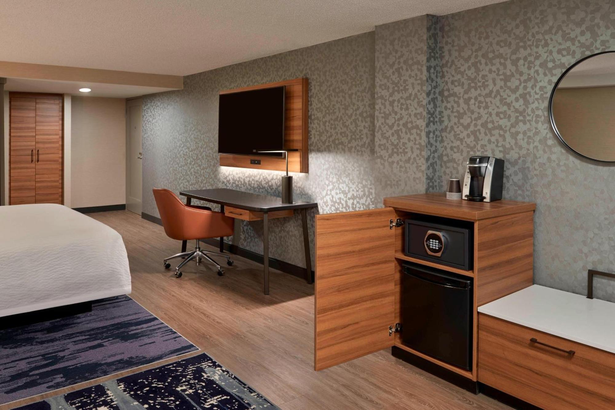 Fairfield Inn By Marriott Montreal Downtown Екстериор снимка