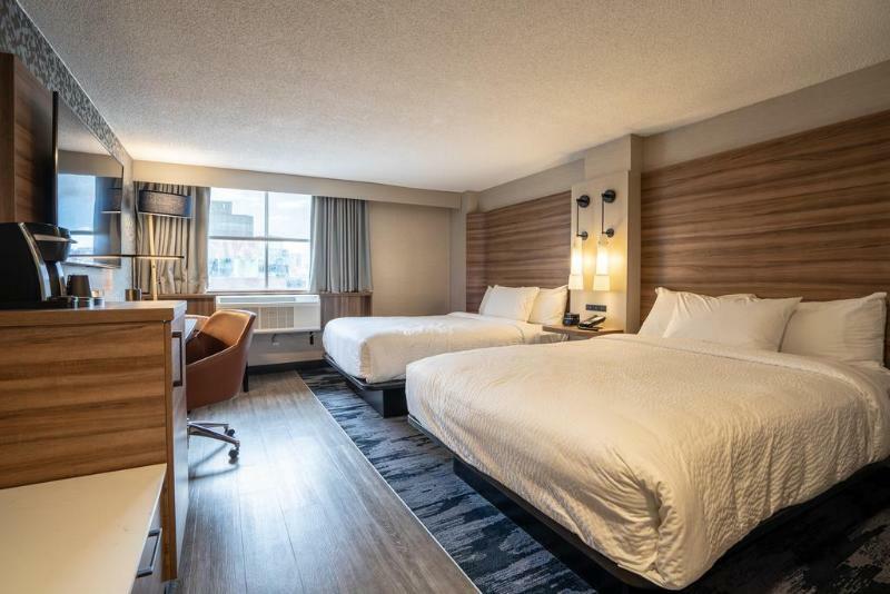 Fairfield Inn By Marriott Montreal Downtown Екстериор снимка