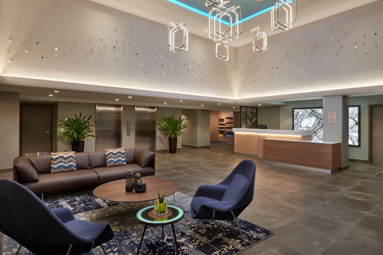 Fairfield Inn By Marriott Montreal Downtown Екстериор снимка